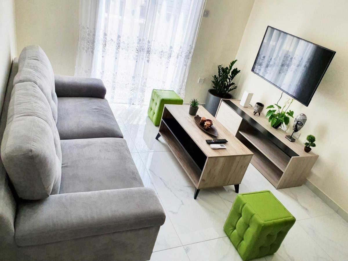 2 Bedroom Cozy Apartment Near Tourist Area, 200M From Sea Paphos Eksteriør bilde