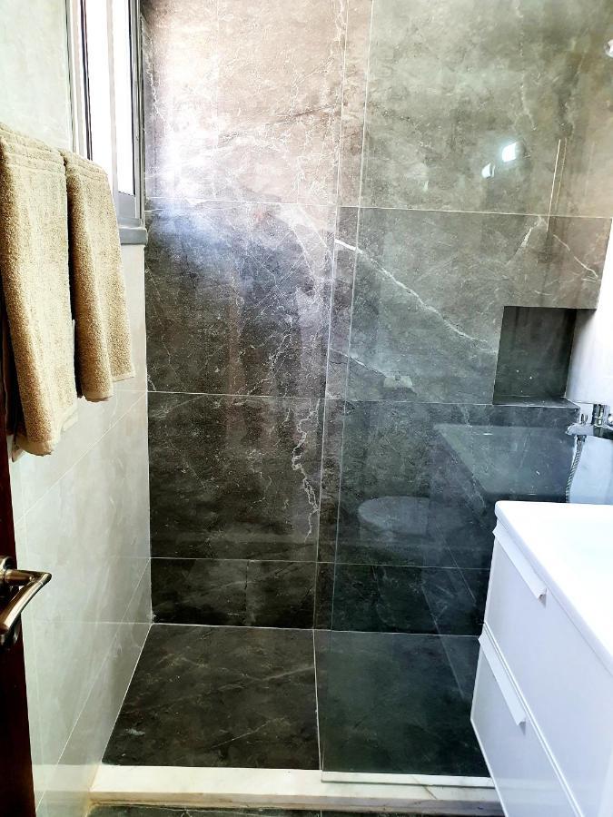 2 Bedroom Cozy Apartment Near Tourist Area, 200M From Sea Paphos Eksteriør bilde