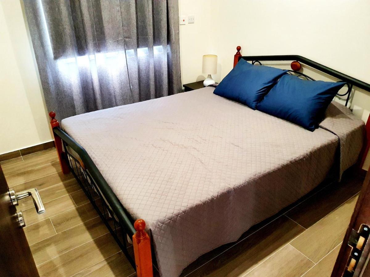 2 Bedroom Cozy Apartment Near Tourist Area, 200M From Sea Paphos Eksteriør bilde
