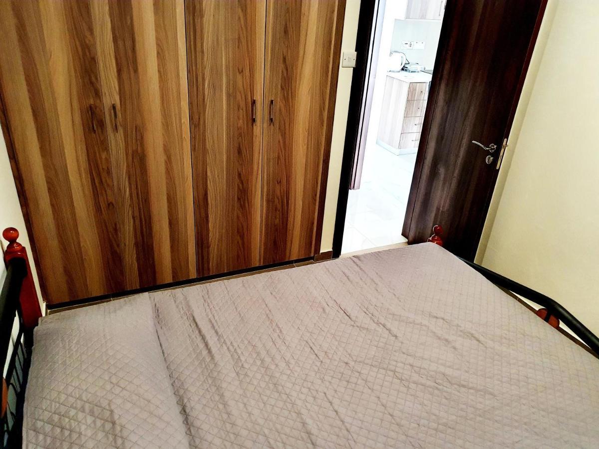2 Bedroom Cozy Apartment Near Tourist Area, 200M From Sea Paphos Eksteriør bilde